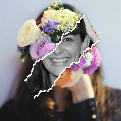 ¡Hola soy Laura! Te doy la bienvenida a mi mundo. Foto de perfil de Laura para página de inicio